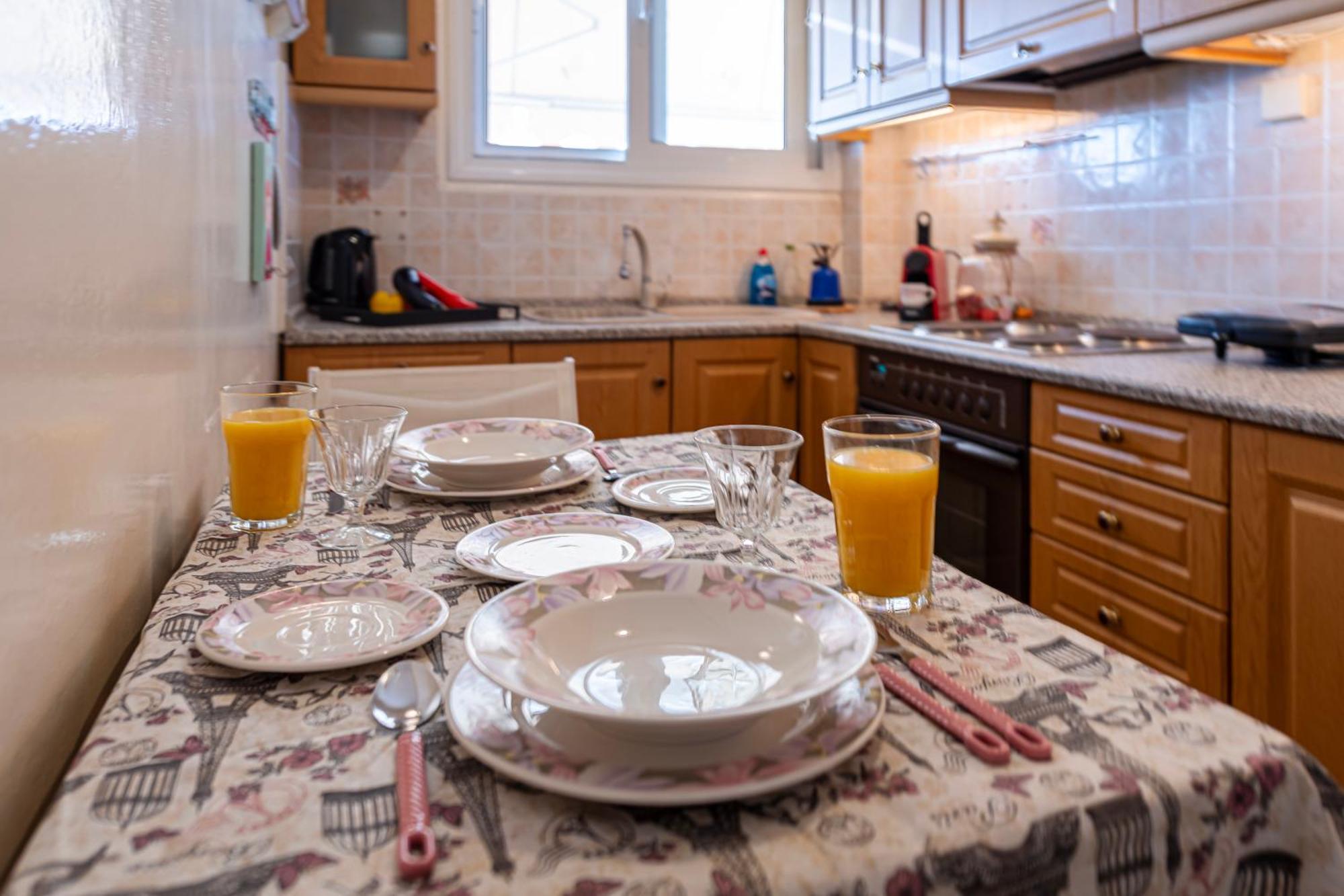 Sea View Apartment 100M From The Beach Saronida Екстериор снимка